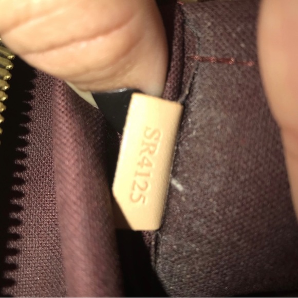 Authentic Louis Vuitton - Tureene PM - Picture 4 of 8